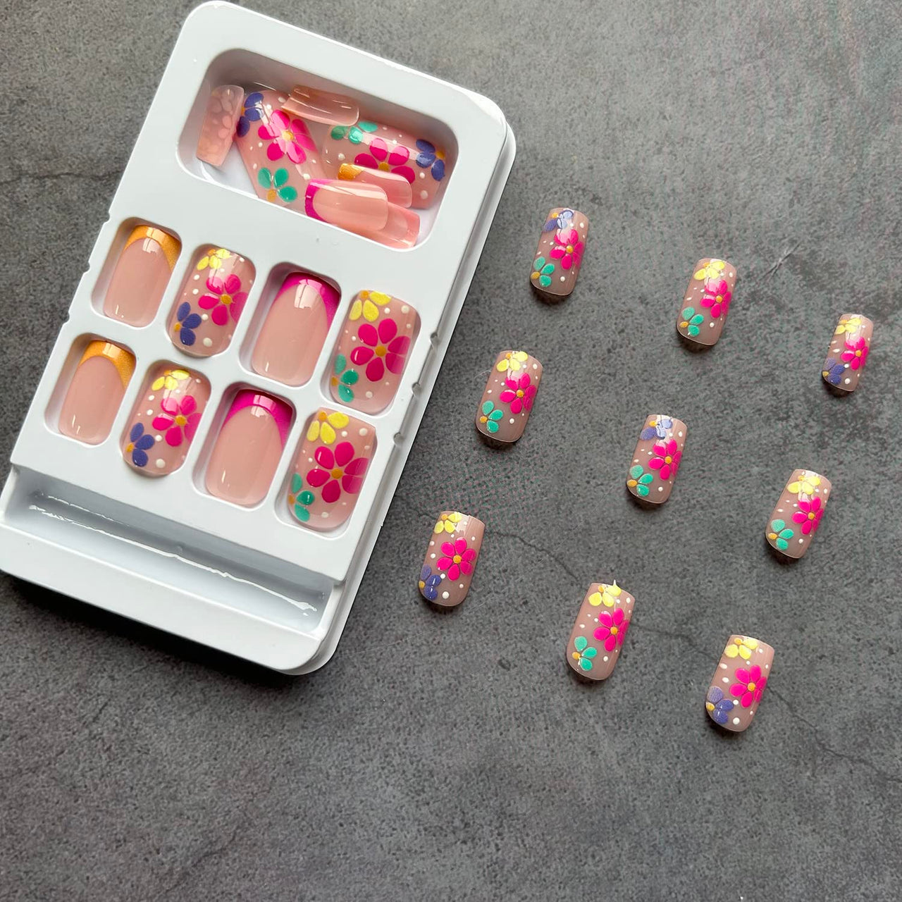 French Tip Press on Nails Short Square Fake Nails Nude Pink False with Flower Designs Acrylic Artificial Nails Full Cover Glue on Nails Stick on Nails for Women Girls