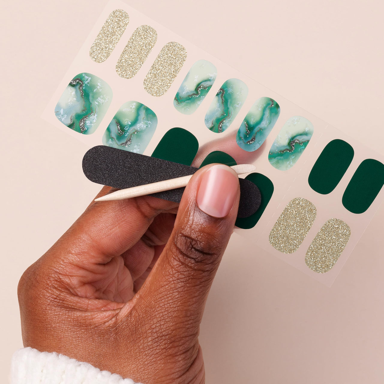 Sally Hansen Salon Effects, Wall Flower, Nail Strips, No UV Light Needed, No Dry Time, Long-Lasting, Non-Damaging, No Chipping – Premium Nail Wrap Set