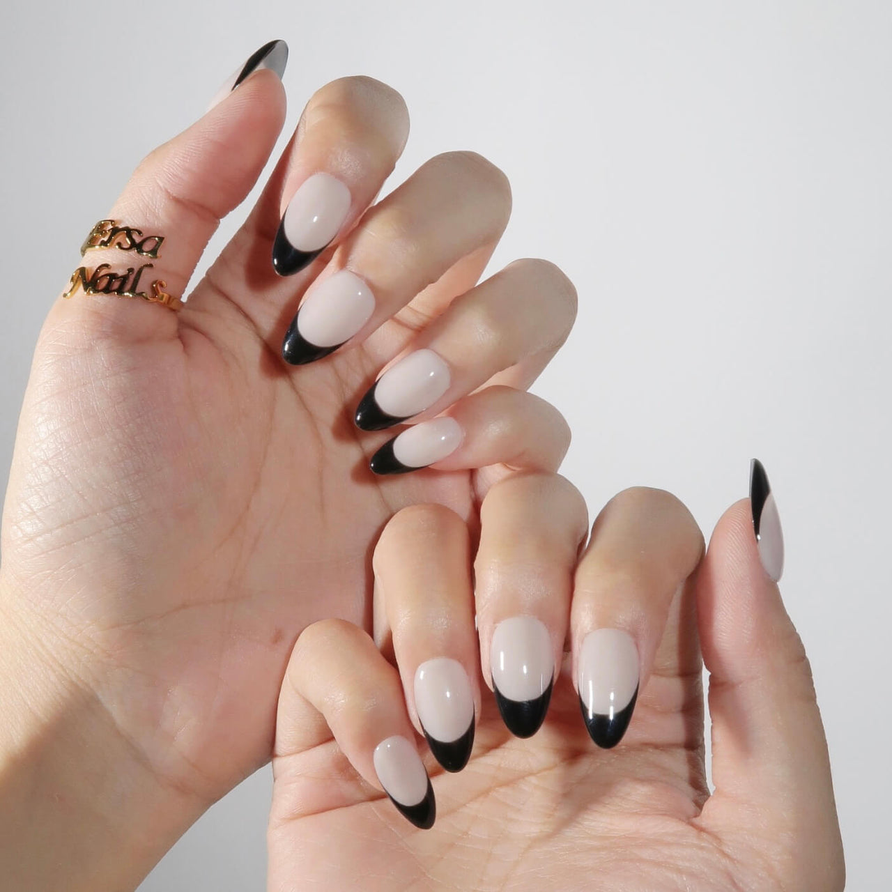 F05 - Black Swan